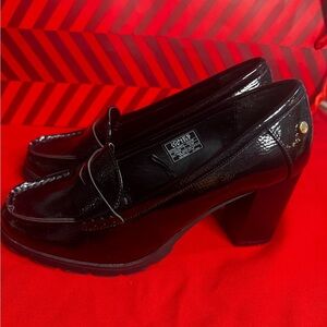 Jones New York Cyrusa Women’s Black Patent Loafer Heels Size 8.5W - Pre-Owned